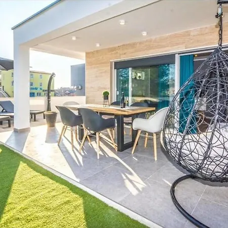 Luxury With A Swimming Pool - 23776 * Vir